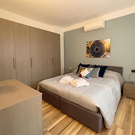 Rentopolis Apartments - Palazzo Candiani Milan Luaran gambar