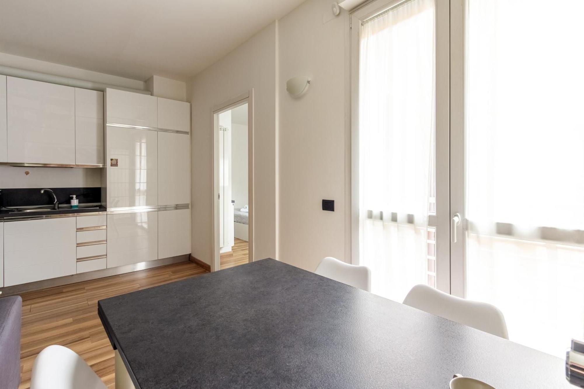 Rentopolis Apartments - Palazzo Candiani Milan Luaran gambar