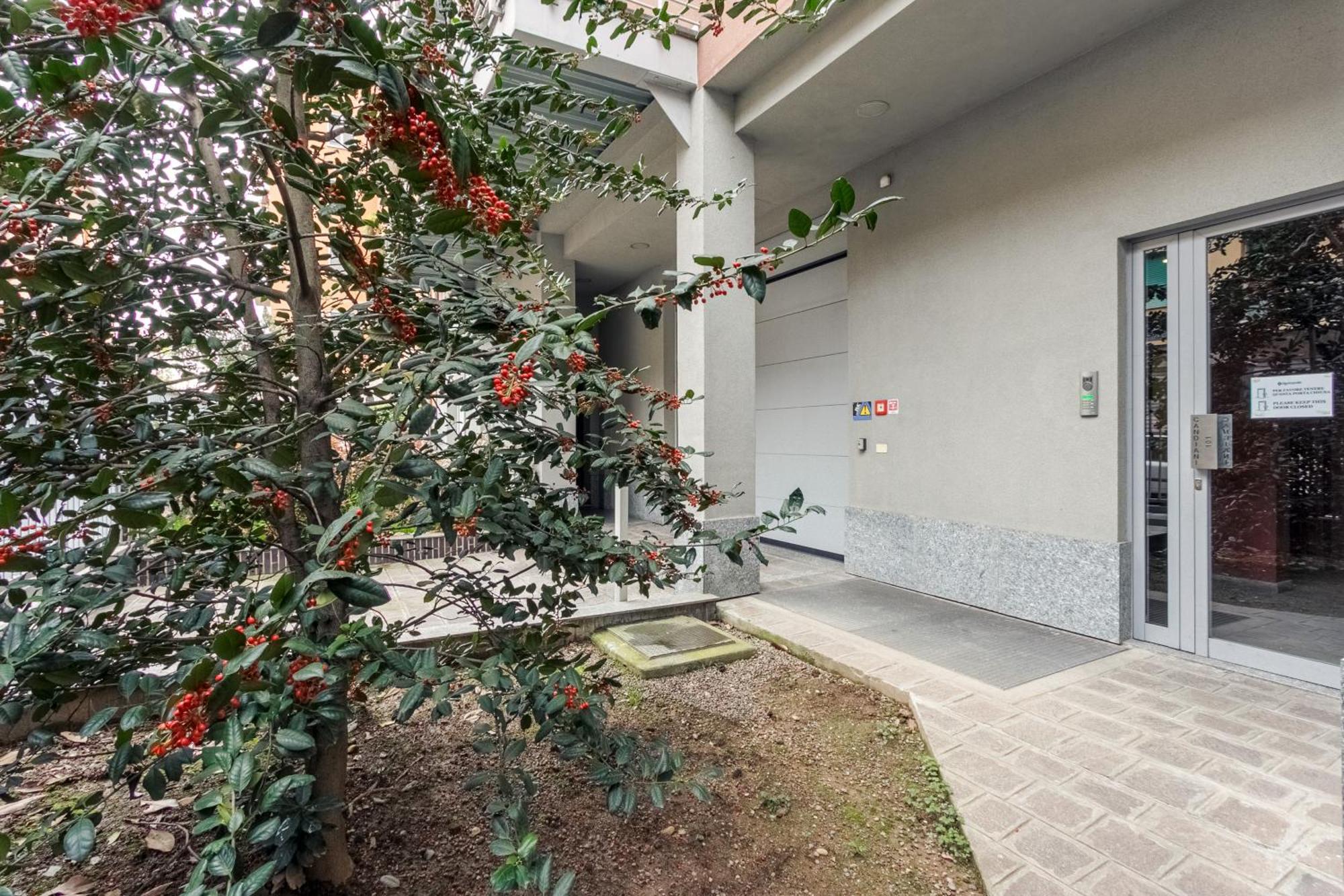 Rentopolis Apartments - Palazzo Candiani Milan Luaran gambar