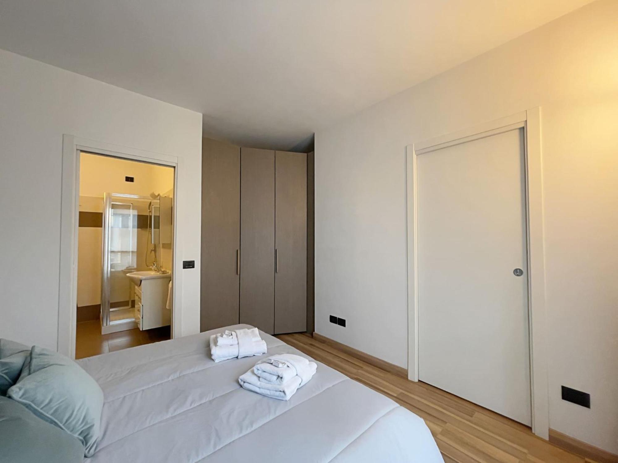 Rentopolis Apartments - Palazzo Candiani Milan Luaran gambar