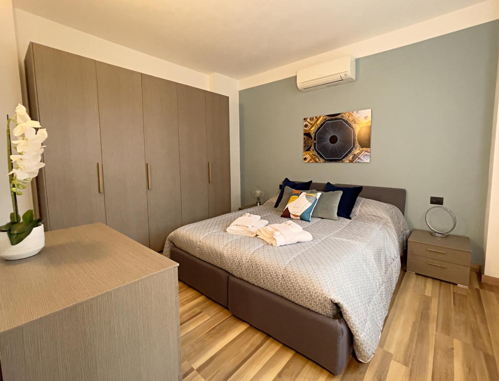 Rentopolis Apartments - Palazzo Candiani Milan Luaran gambar